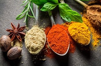 5 Spices to Warm Your Soul During Winter