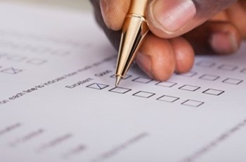 How to Use a Symptom Checklist to Choose a Hormone Test