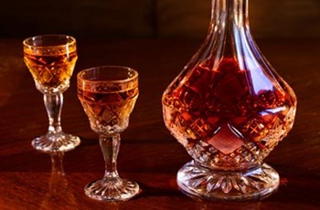 Crystal Glassware and Wine – An Unexpected Source of Lead - ZRT